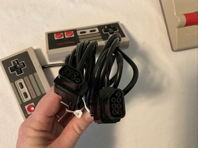 Nintendo NES-101 Original Top Loader Console Cords Controllers Gun Four Score ++