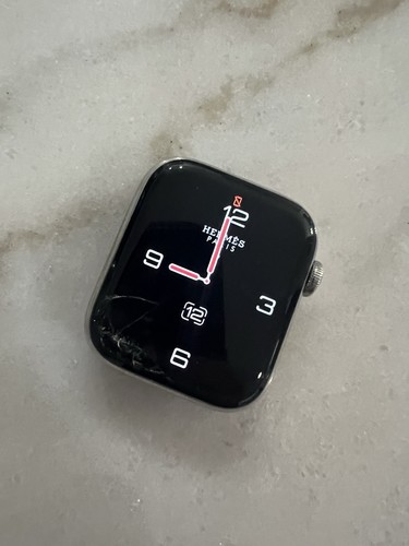 Apple Watch Hermès Série 4 - 44 mm en acier inoxydable avec bracelets Hermès et boîte - Photo 9 sur 12