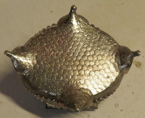 Vintage Small Metal Trinket Box Silver Tone Red Felt Lined Japan Footed Floral - Bild 11 von 14