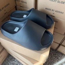 YEEZY SLIDES ONYX SIZES 10 US MEN (BRAND NEW) ⚡️FAST SHIPPING⚡️