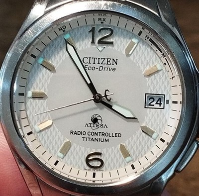CITIZEN Attesa Funkuhr Solar Titanium 20,5 cm