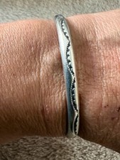 Offenes Armband aus massivem Sterlingsilber