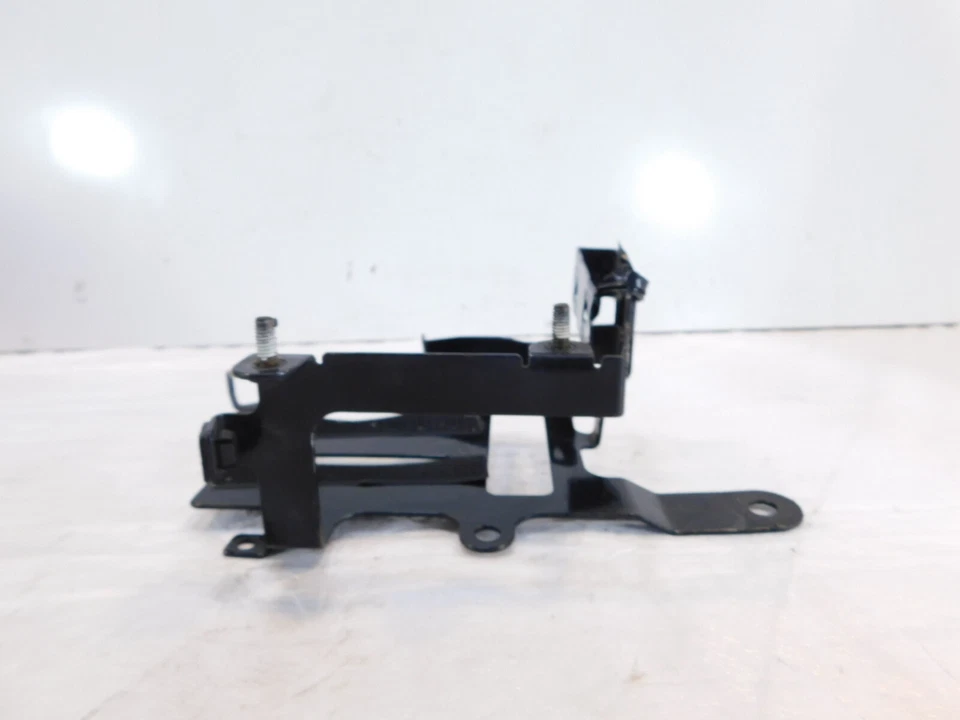 Victory V92 Deluxe & Touring Cruiser 2002-2006 ECM y soporte de montaje de cubierta lateral Foto 4 de 4