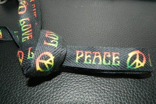 NUEVO CON ETIQUETAS HOT TOPIC Peace Love Rasta 54" CORDONES - Imagen 3 de 3