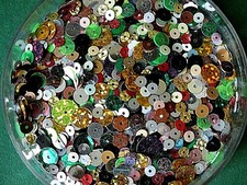 (199,--&euro;/kg) 10 g Pailletten-Mix gl&auml;nzende Farben versch.Gr&ouml;&szlig;en rund, Bl&uuml;tenform
