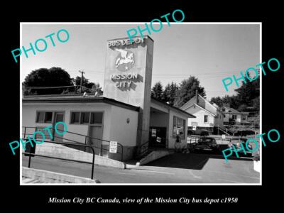 OLD LARGE HISTORIC PHOTO OF MISSION CITY BC CANADA THE M/C BUS DEPOT c1950