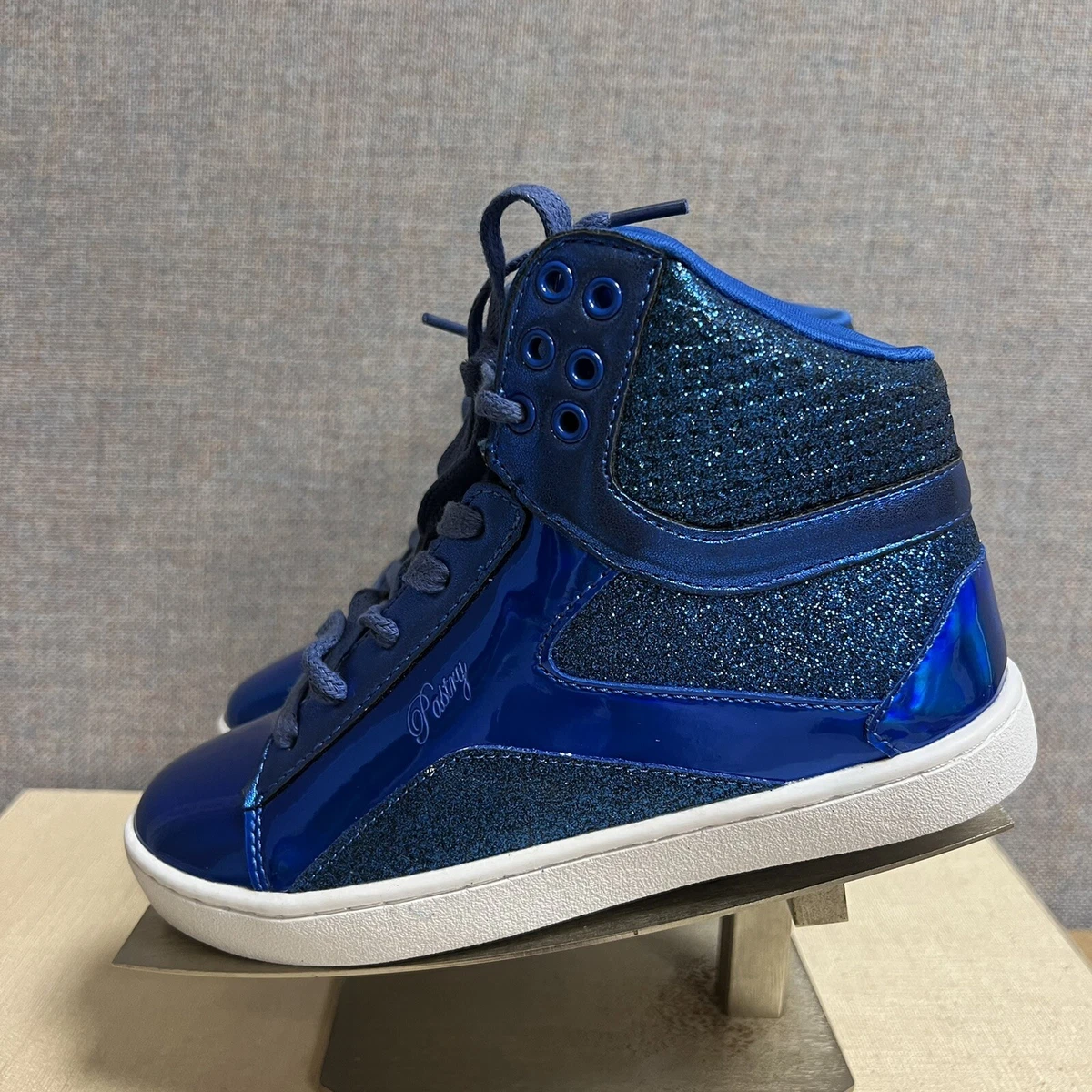 Love pastry store sneakers