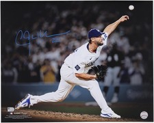 Autographed Clayton Kershaw Dodgers 16x20 Pho...