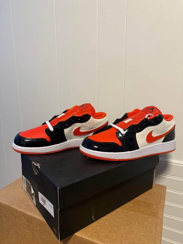 Nike Air Jordan 1 Low SE Team Orange Black Sail 7Y New with box