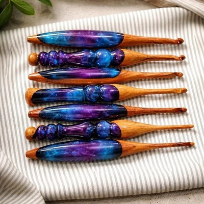 Custom Size Ergonomic Crochet Hooks Set of 7   Handmade Wooden & Resin Hooks