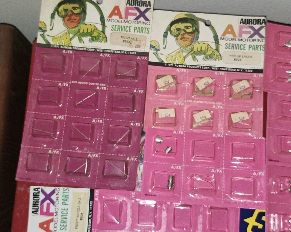 NUEVO STOCK ANTIGUO AFX RUEDAS DELANTERAS/TRASERAS/NEUMÁTICOS para AFX NONMAGNA, MAGNA HO SLOT CARS Foto 2 de 4