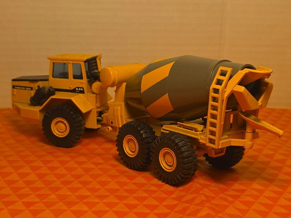 Joal 1:50 A35 6x6 Cement Mixer Truck - Image 3 of 4
