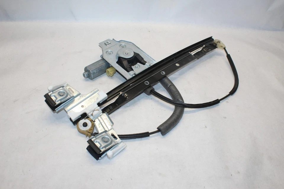 2002 - 2009 CHEVROLET TRAILBLAZER REAR RIGHT PASS WINDOW REGULATOR & MOTOR OEM - Image 4 of 4