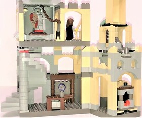 LEGO Harry Potter: Sorcerer's Stone HOGWARTS CASTLE (Set 4709) Comp. w/ Minifigs