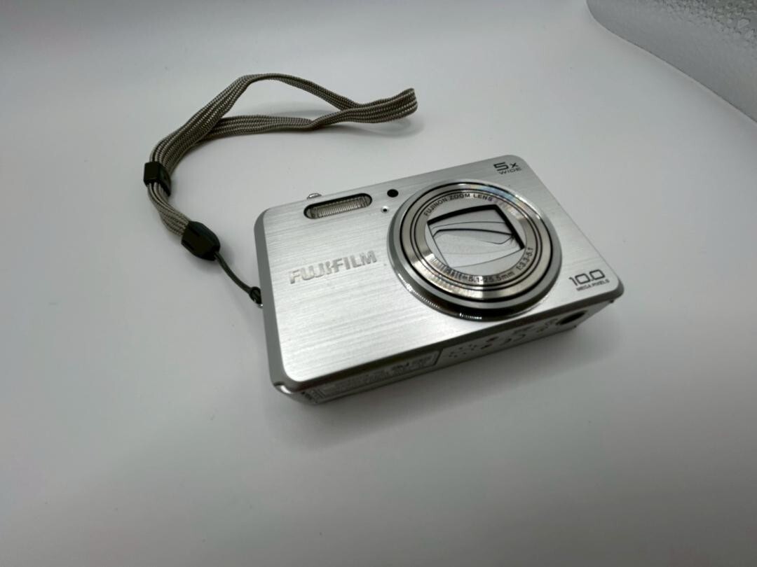 FUJIFILM FinePix J150w Compact Digital Camera Retro Silver Good
