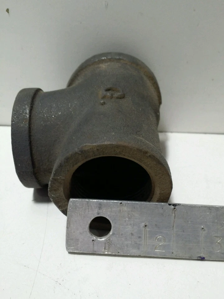 LOT OF 5 1-1/2" x 1-1/4" x 1-1/4" NPT Cast Iron Black Pipe Reducing tee - Image 2 of 4