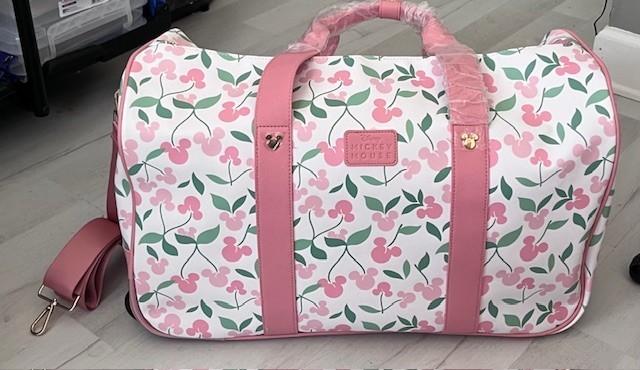 Disney Mickey/Minnie Mouse Bioworld Rolling Duffel Bag Luggage