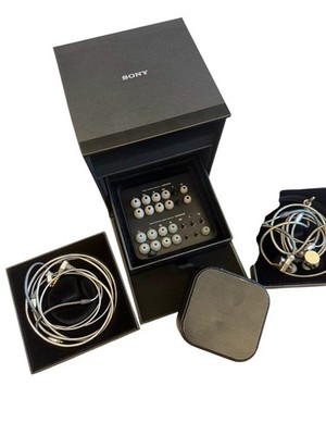 【極美品】SONY IER-Z1R Sony IER-Z1R Signature Series In-Ear Headphones - Silver for sale