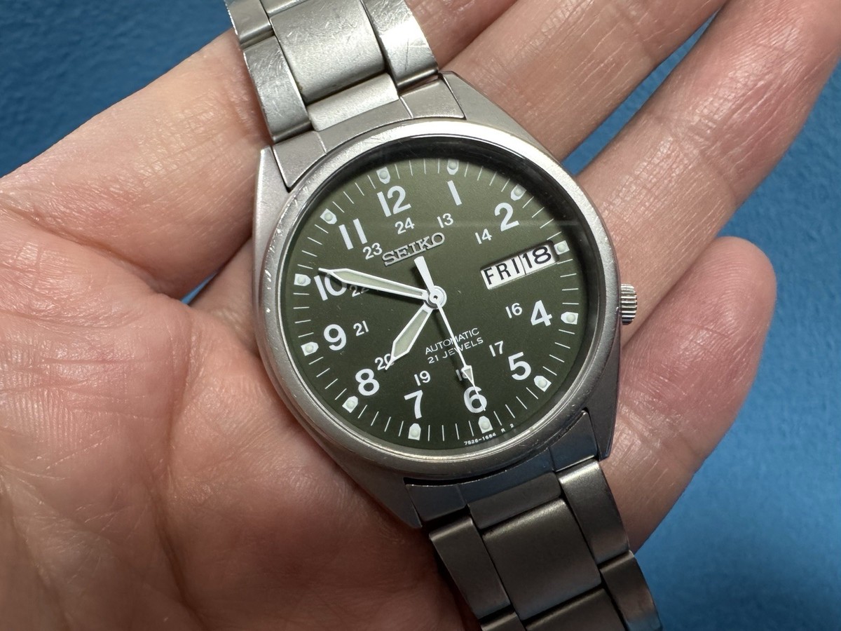 Seiko 5 7S26-3060 SKX425 Day/Date Green Dial Automatic Men's