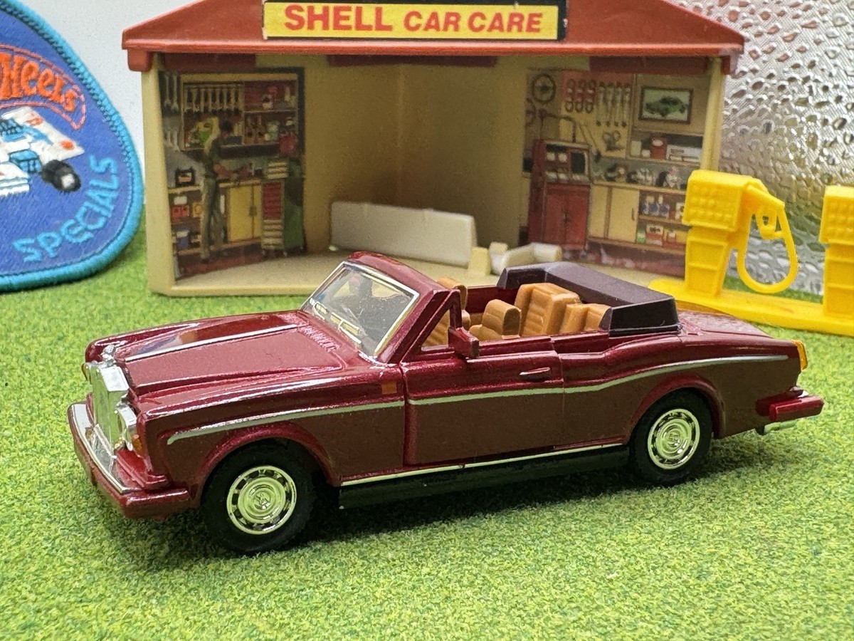 Majorette Rolls Royce Corniche II Convertible Burgundy Car 1/60