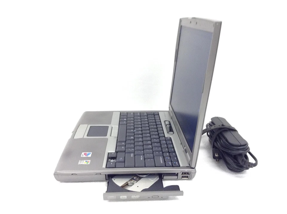 Laptop Dell Latitude D610 Pentium M 1,73 GHz 14" con 1 GB de RAM, DVDRW, adaptador de CA Foto 3 de 4