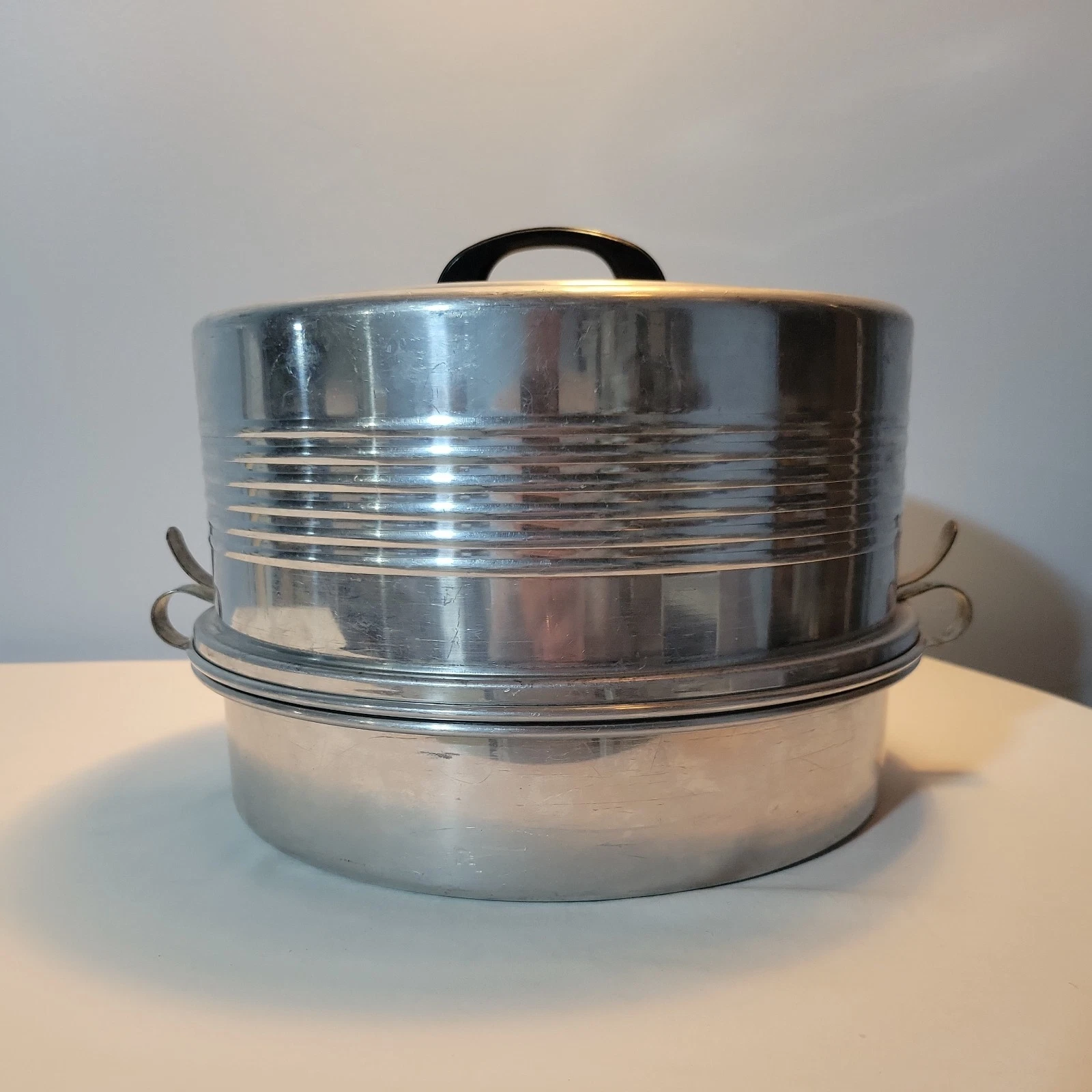 Vintage Regal Aluminum Cake Pie Carry-All w/ Deep Locking Lid