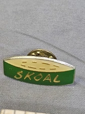 Skoal Enamel Lapel Pin Hat Pin Green Gold Tone Advertising Tie Tack Clutch Back