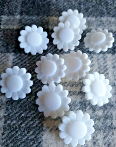 45pcs Bulk Large 20mm Sewing Buttons Shank Flower Daisy White - Picture 3 of 8