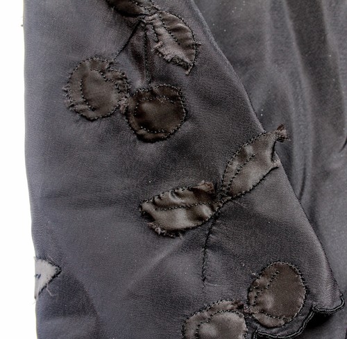 Saks Fifth Avenue Vintage Black Half Slip with Hand Embroidered Cherries - Picture 5 of 9