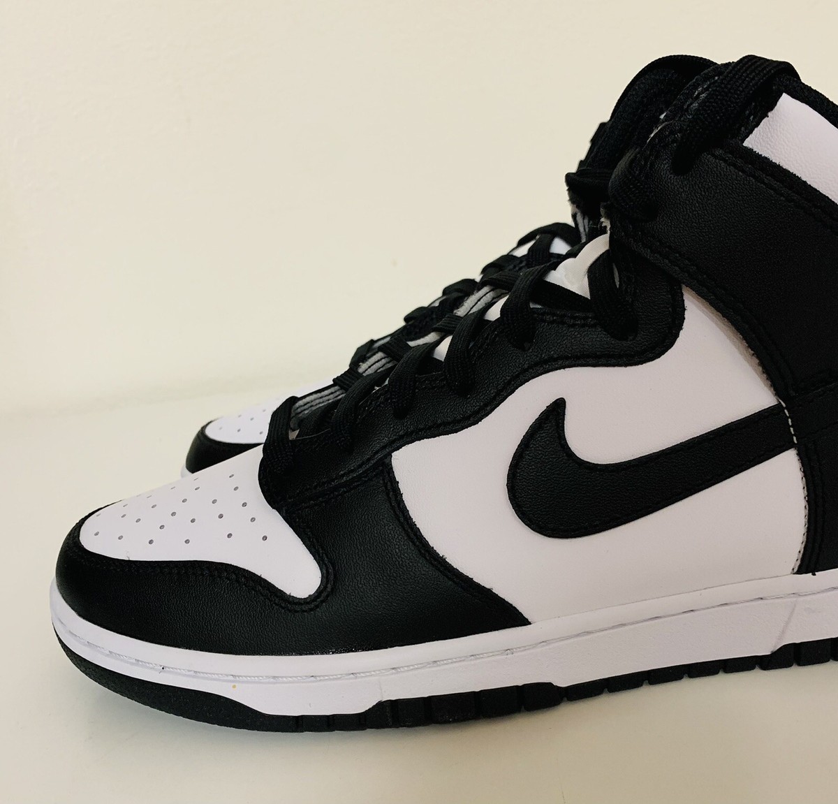 Nike Dunk High Retro Shoes Mens 10.5 Black White Panda Sneakers DD1399-105 NIKE DUNK HIGH RETRO  main image 3