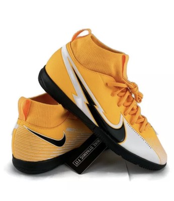 nike soccer casual shoes