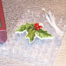 Longaberger American HOLLY TIE-ON Ceramic ~Made in USA~ New FREE SHIPPING!