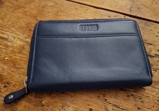 Storm Seabrook Navy Leather Purse. Excellent Condition.
