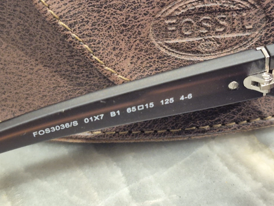 Gafas de sol y estuche Fossil Fos 3036/S 01x7 B1 Foto 4 de 4