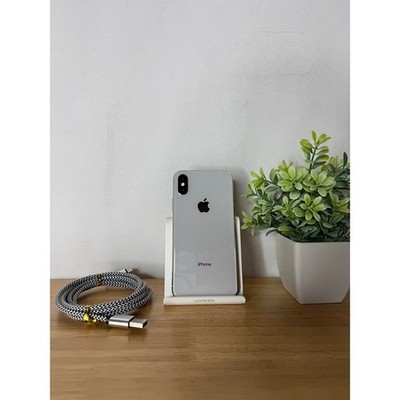 Apple iPhone XS 64GB in Silver - Fully Unlocked - Good Condition