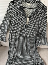 Max Studio Black White Green Floral Knit A-Line Dress V-Neck 3/4 Sleeve M