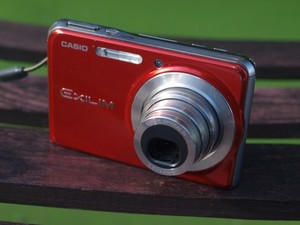 Casio Exilim EX-S770 Slim 7.2mp Digital Compact.