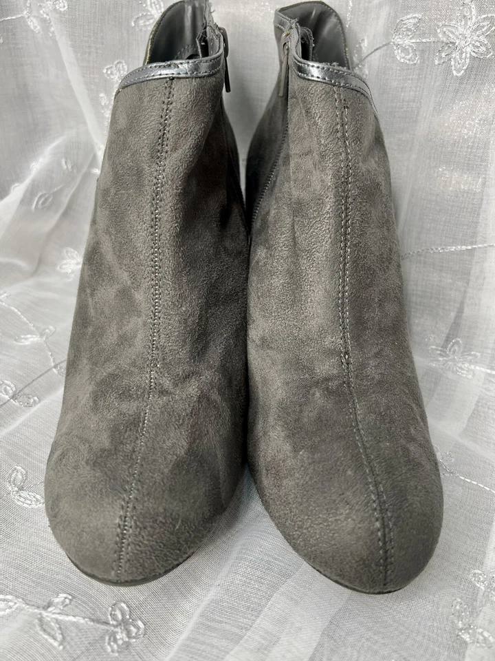 Predictions Mujeres Negro Tacón 4.5” Imitación Gamuza Botines EE. UU. 11 Puntiagudo Gris Foto 2 de 4