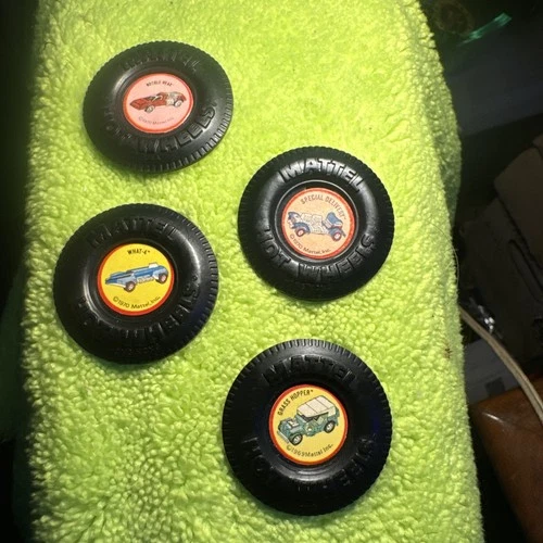 Hot Wheels Redline 1971 ‘ Noodle Head ‘ Black Plastic Button + 3 Others