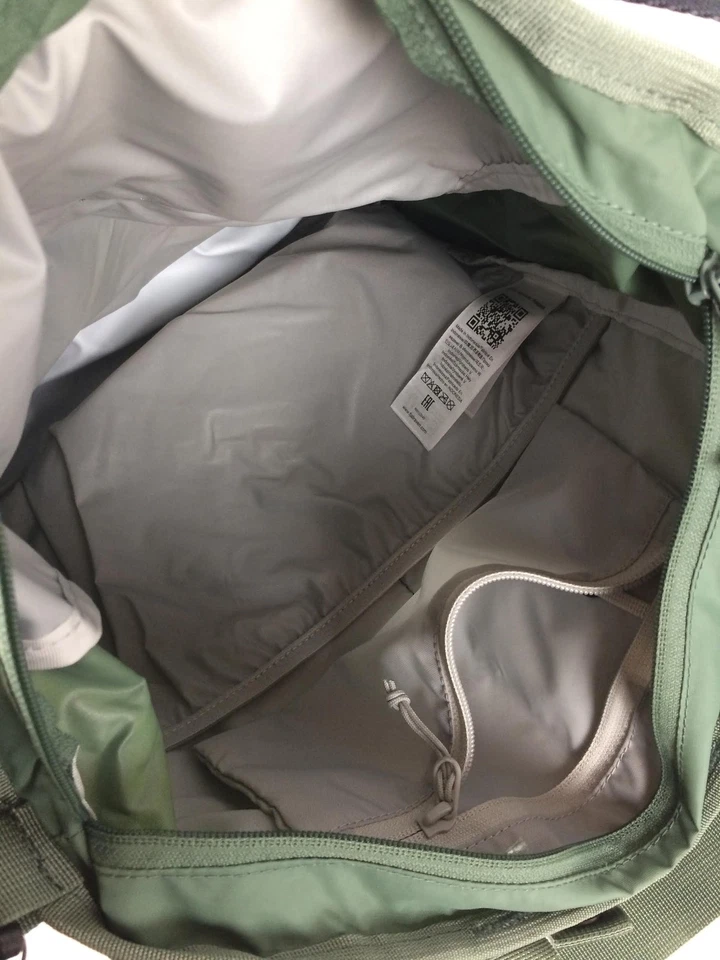 Excelente Bolso de Hombro Fjallraven High Coast Totepack, Verde Pátina Foto 4 de 4