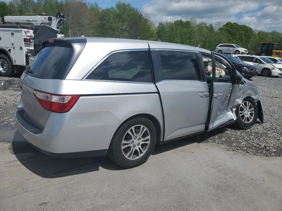 Used Front Center Infotainment Display fits: 2012 Honda Odyssey Canada market di - Imagem 4 de 4