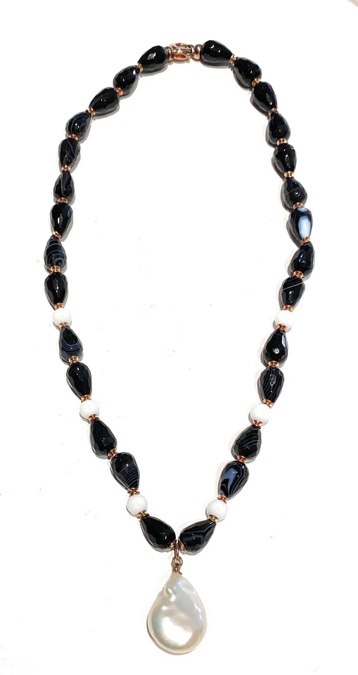 Collana in Argento 925 Rosé con Onice, Agata Bianca e Perla Barocca diWa Jewels - Immagine 2 di 4