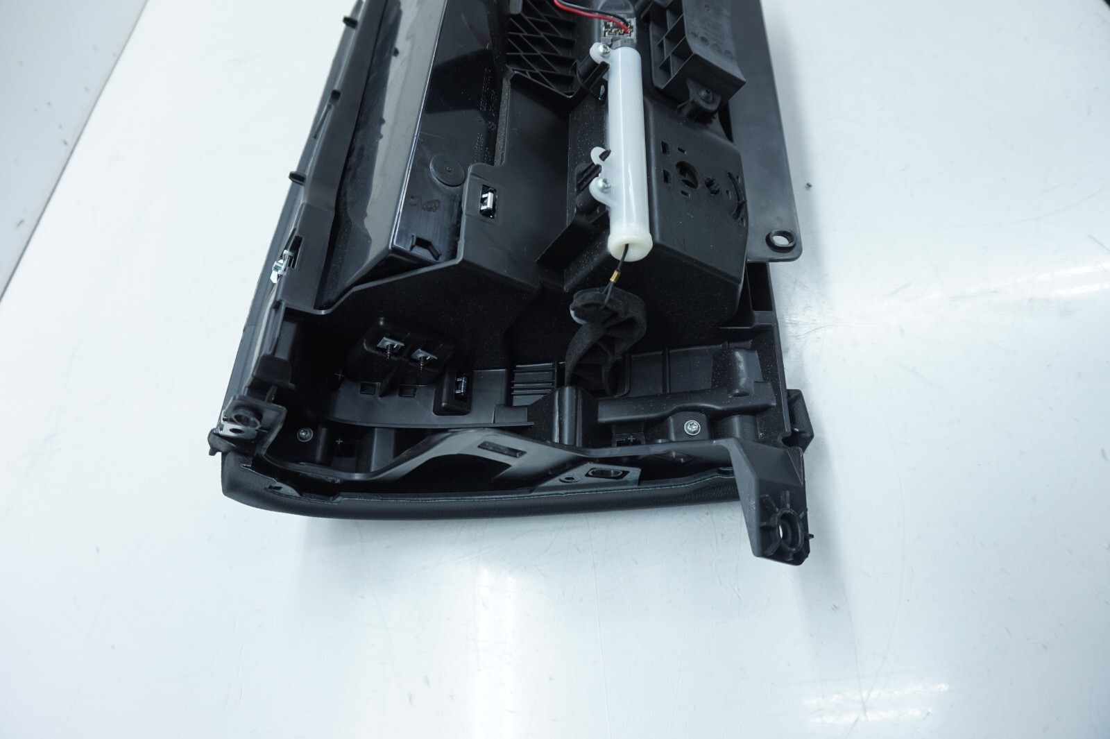 2014-2019 Maserati Ghibli OEM Right Front Dash Glove Box Storage 670010941
