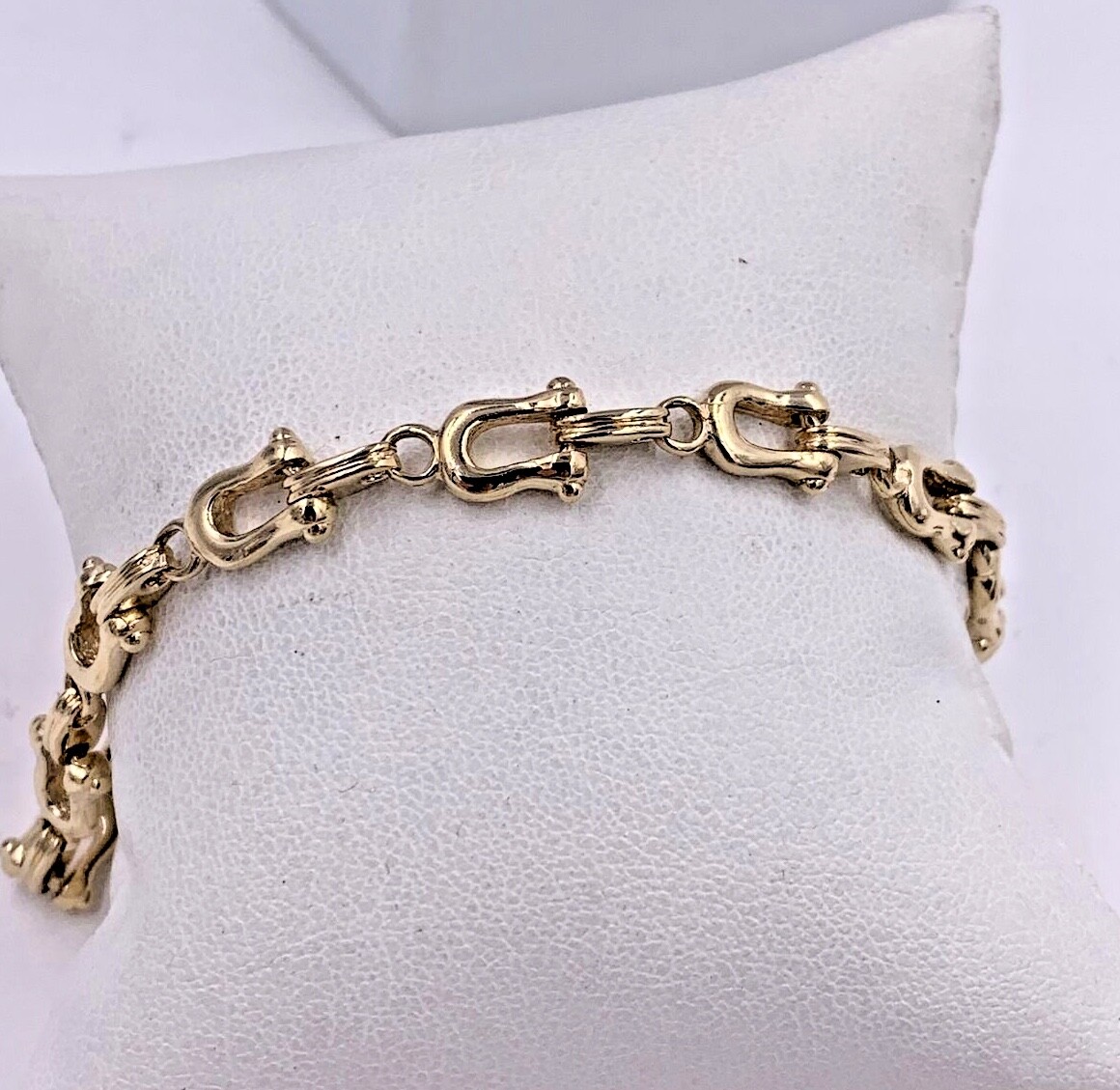 14K Yellow Gold Horseshoe Link Bracelet Gem