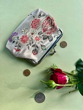 Vintage Asian Fabric Coin Purse with Floral Embroidery   Kiss Lock Closure