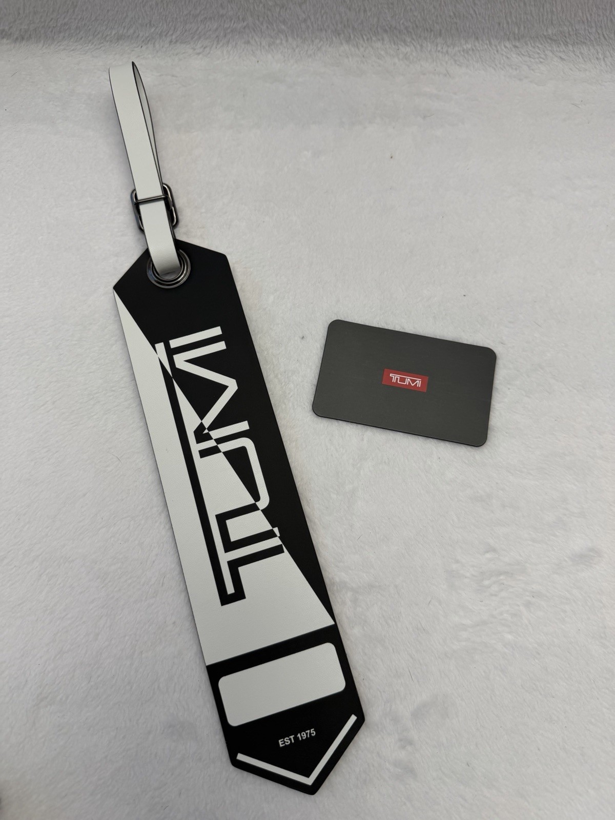 Tag 13.75&rdquo; X 2.25&rdquo; Black White Crew