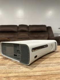 Xbox 360 2008 Falcon Console - Metro Dashboard 2.0.17559.0