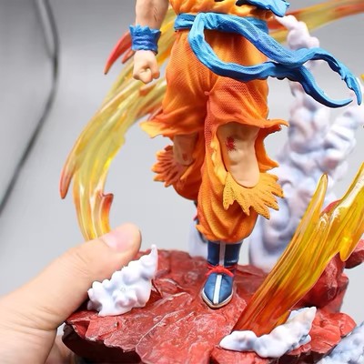 Action Figure Dragon Ball Z Goku Super Saiyan 27cm - Statua Collezione 2023 PVC