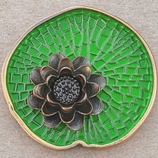 Victoria Amazonica 3D Geocoin - RE4 - Activated & Adoptable - Read Description