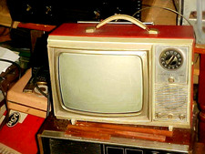 TV RETRO VINTAGE ADMIRAL 9 POLLICI B+W anni 60 ROSSO PG-912 TUTTO TUBO FUNZIONANTE